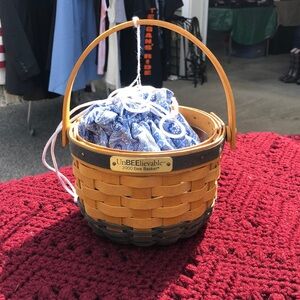 Longaberger 2000 Small Round UnBEELievable Bee Basket with Moveable Handle